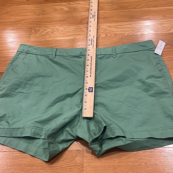 NWT Old Navy women’s green shorts size 18 . - Picture 5 of 8